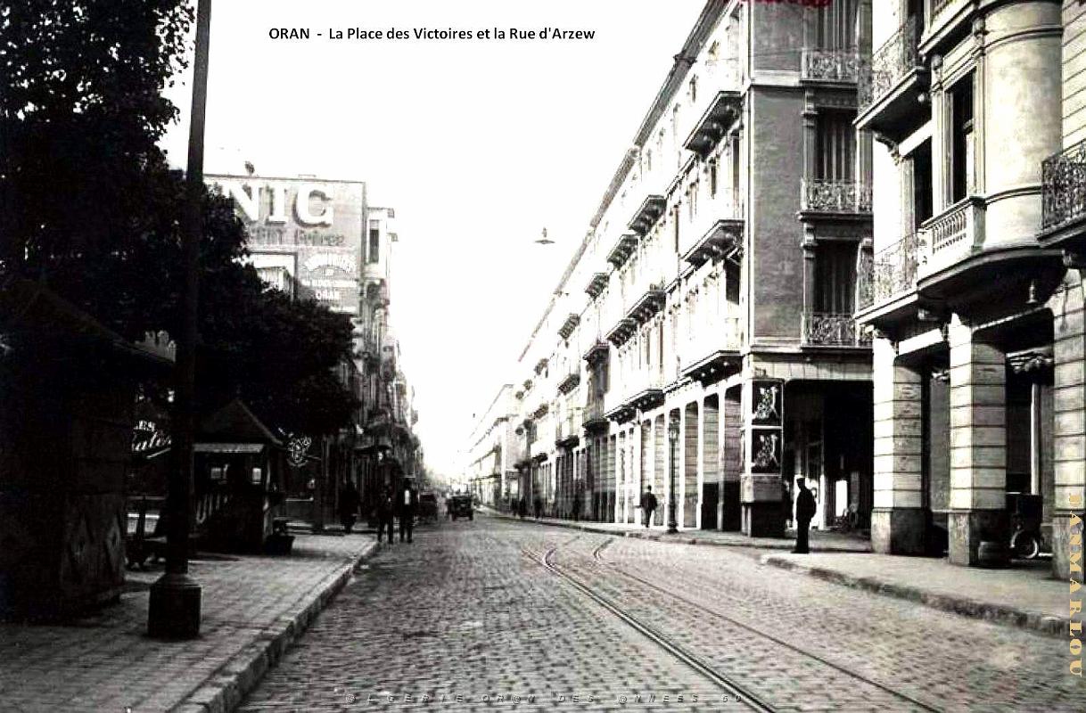 Oran - Place des Victoires et Rue d'Arzew.jpg